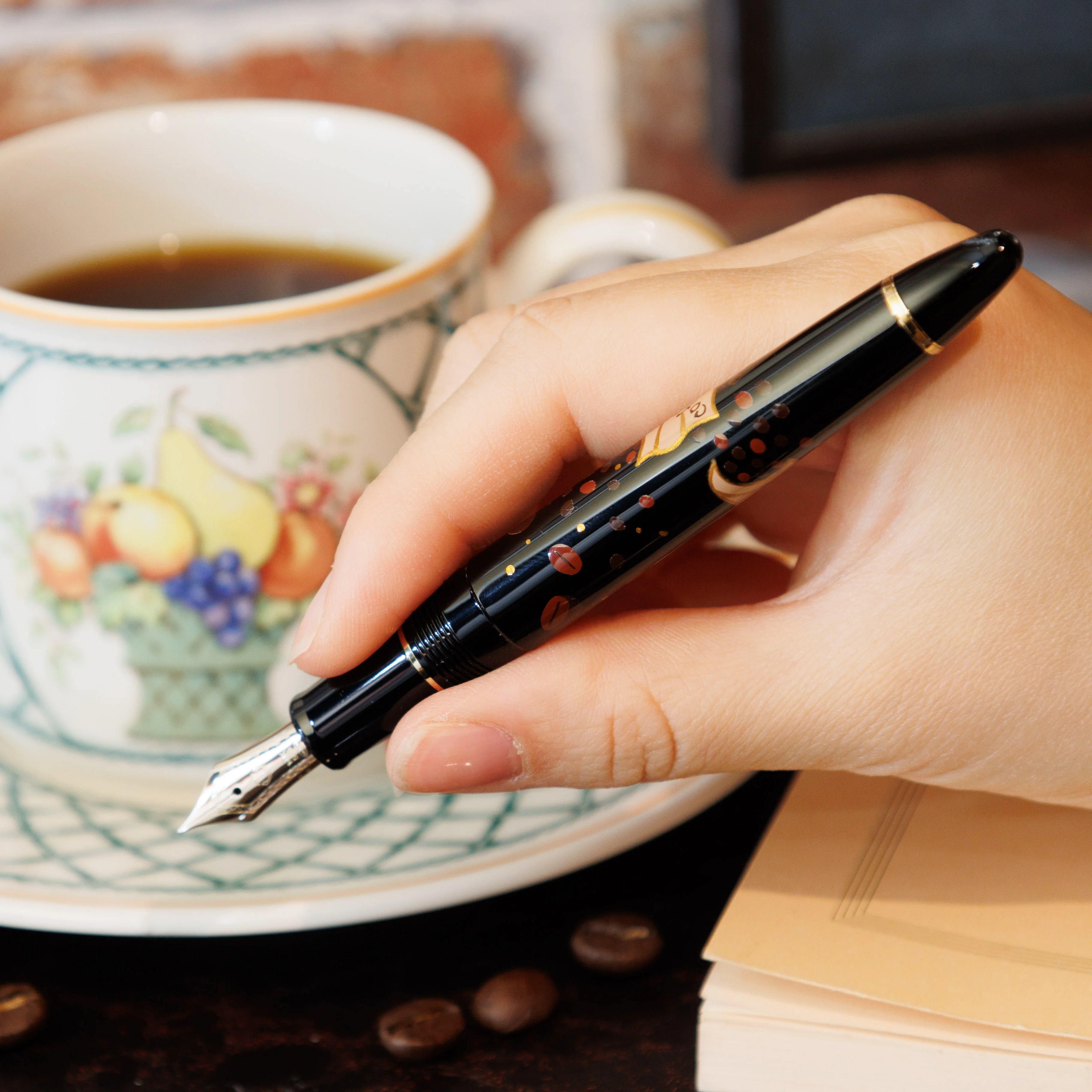 Quartier Latin Blend Wajima Makie fountain pen, Profit Light - Image 4