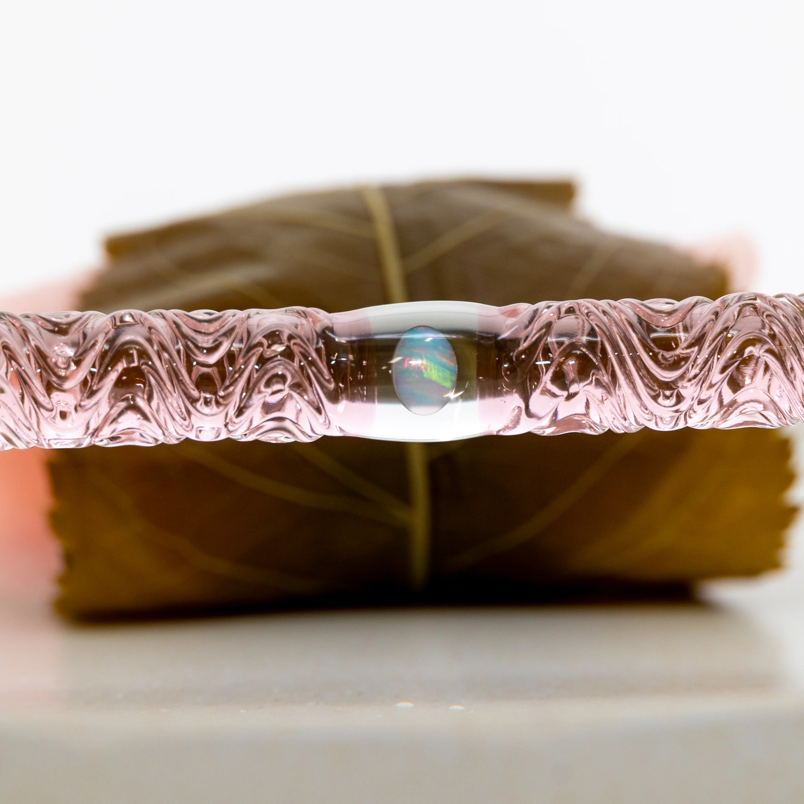 Synchronicity Glass Art × BUNGUBOX Glass Pen "Sakura Mochi" - Image 4