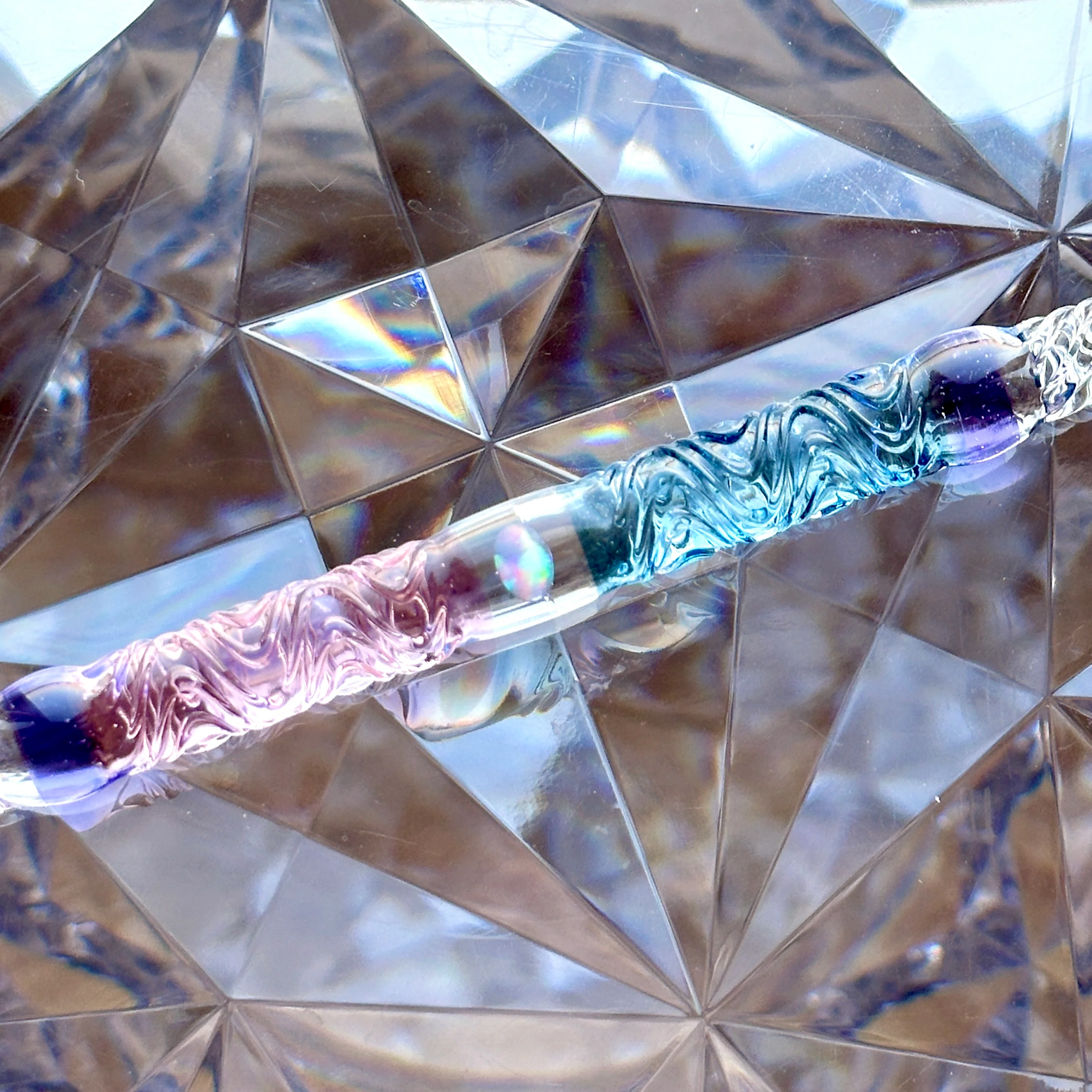 Hydrangea Double-sided Glass Pen, BUNGUBOX x Synchronicity Glass Art - Image 3