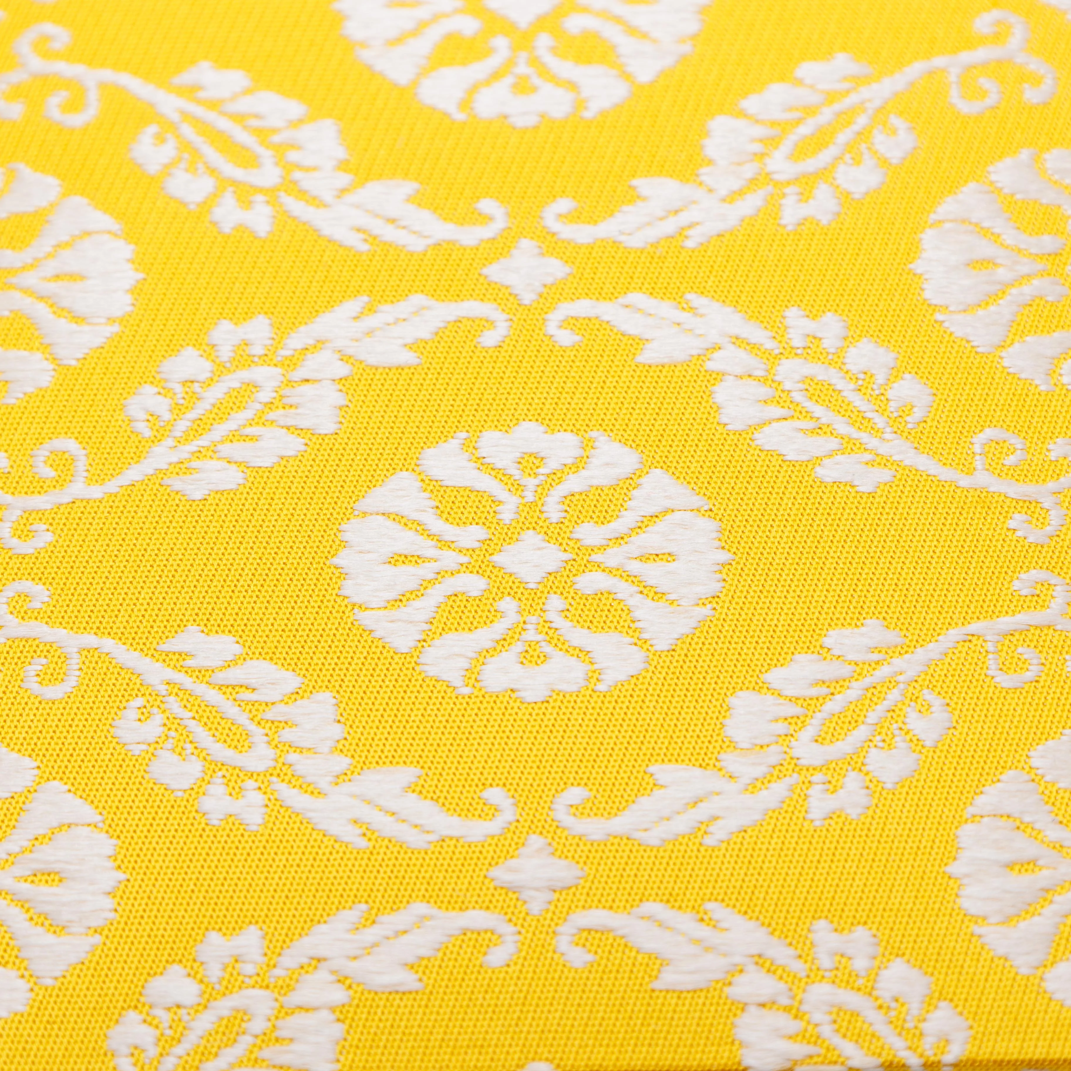 Konkan Shoten Nishijin-ori Pure Silk Notebook – S Size - Image 3