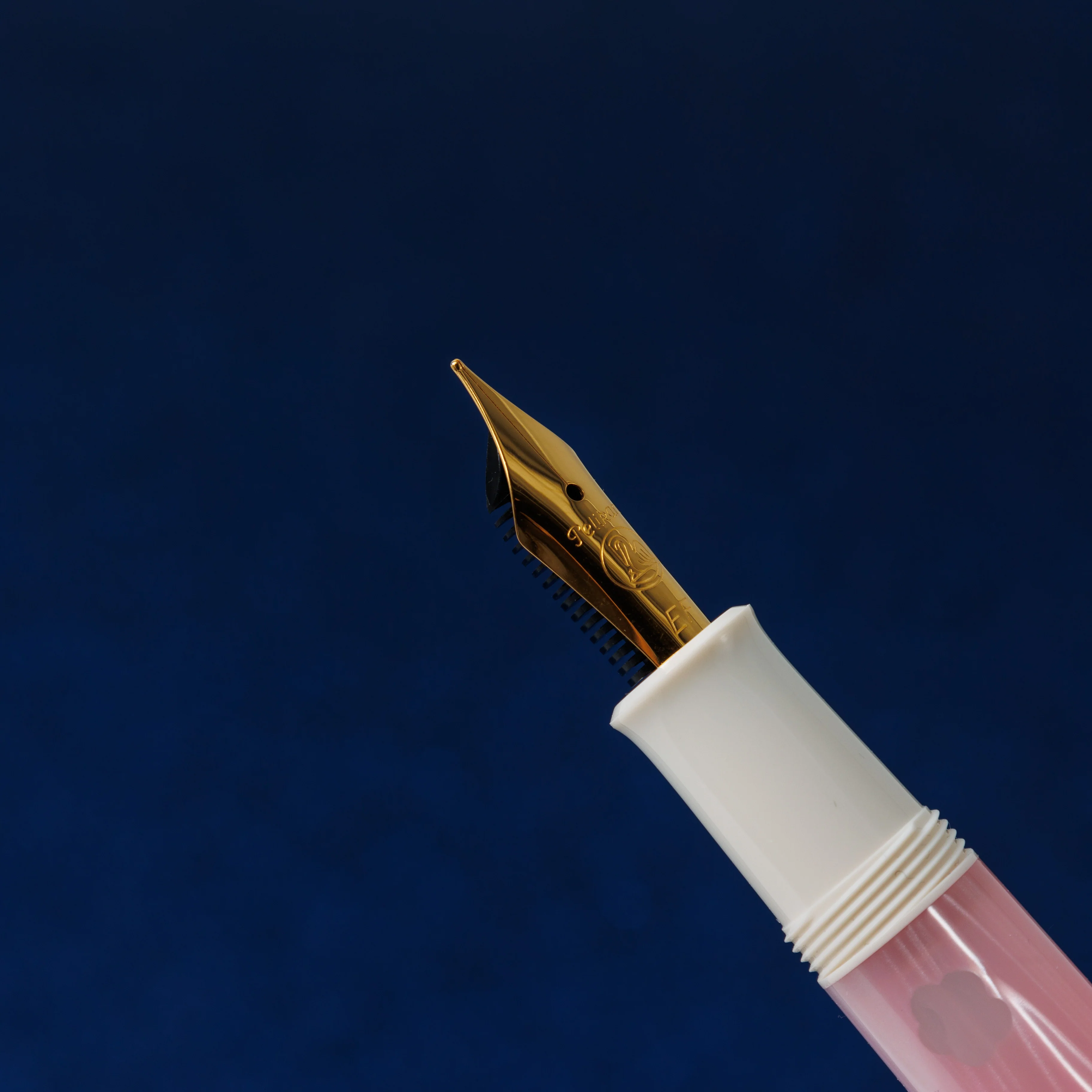Pelikan Classic M200 Cherry Blossom - Image 10
