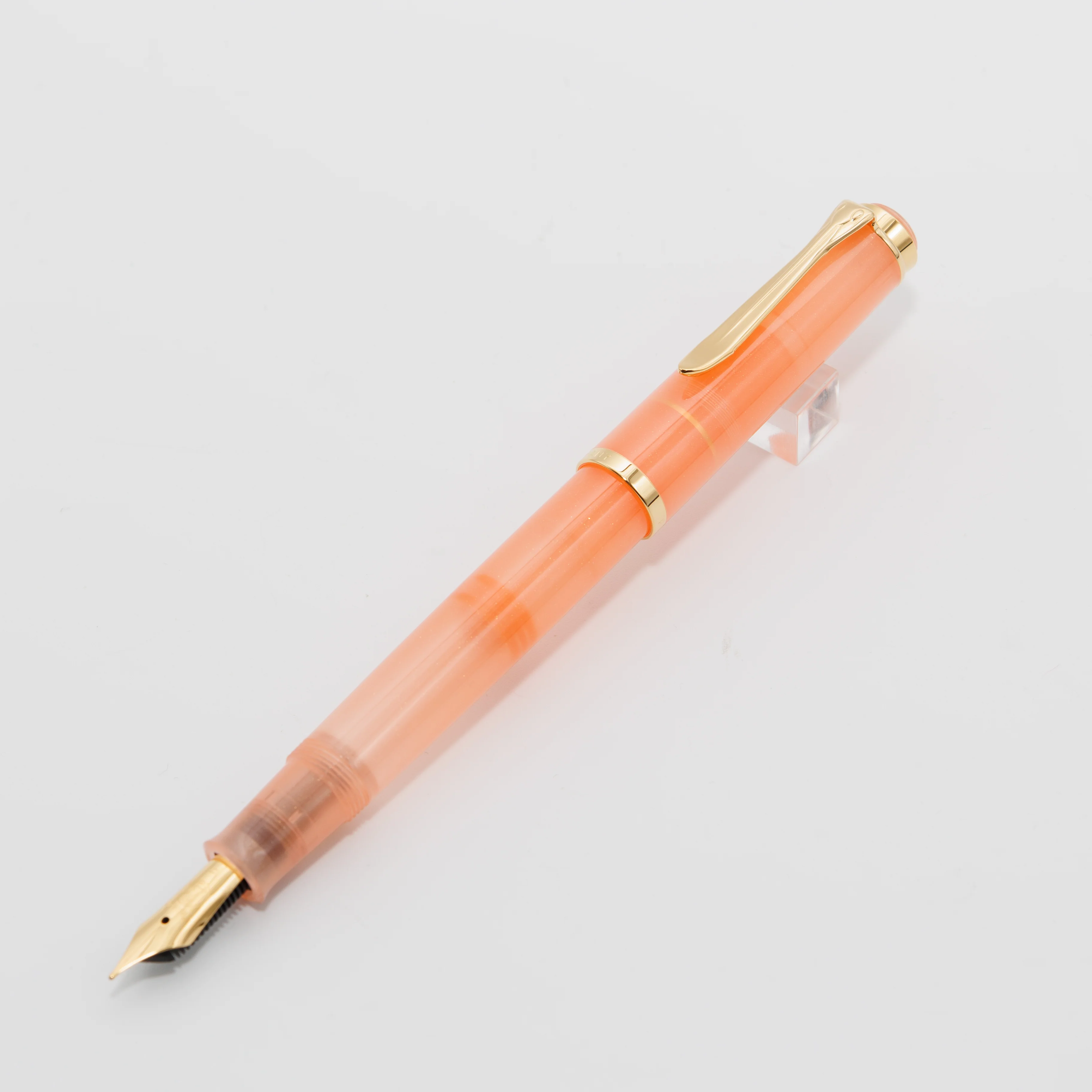 Pelikan M200 Fountain Pen Apricot Achat 2025 Special Edition - Image 3