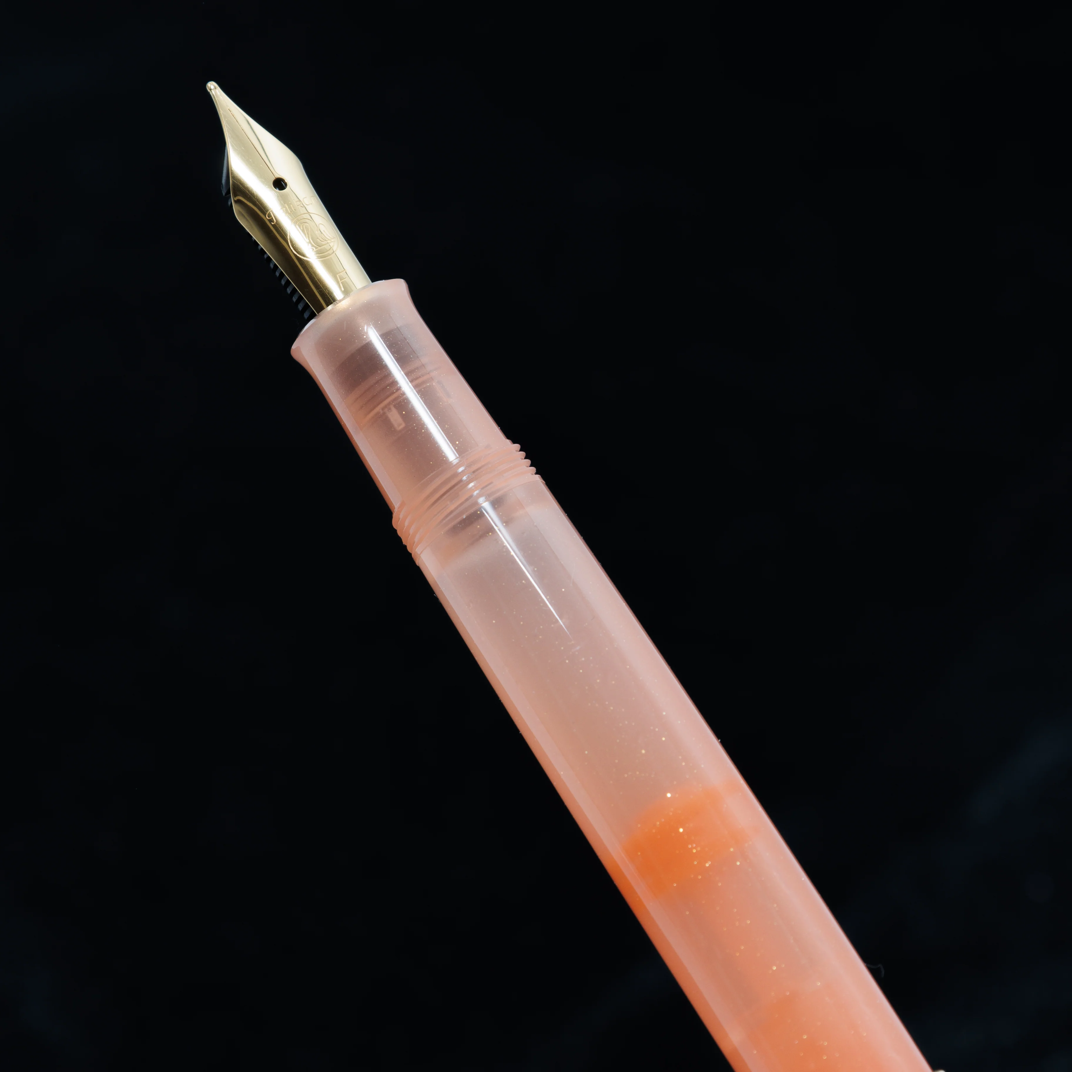 Pelikan M200 Apricot Achat fountain pen with the Edelstein Ink Set - Image 11