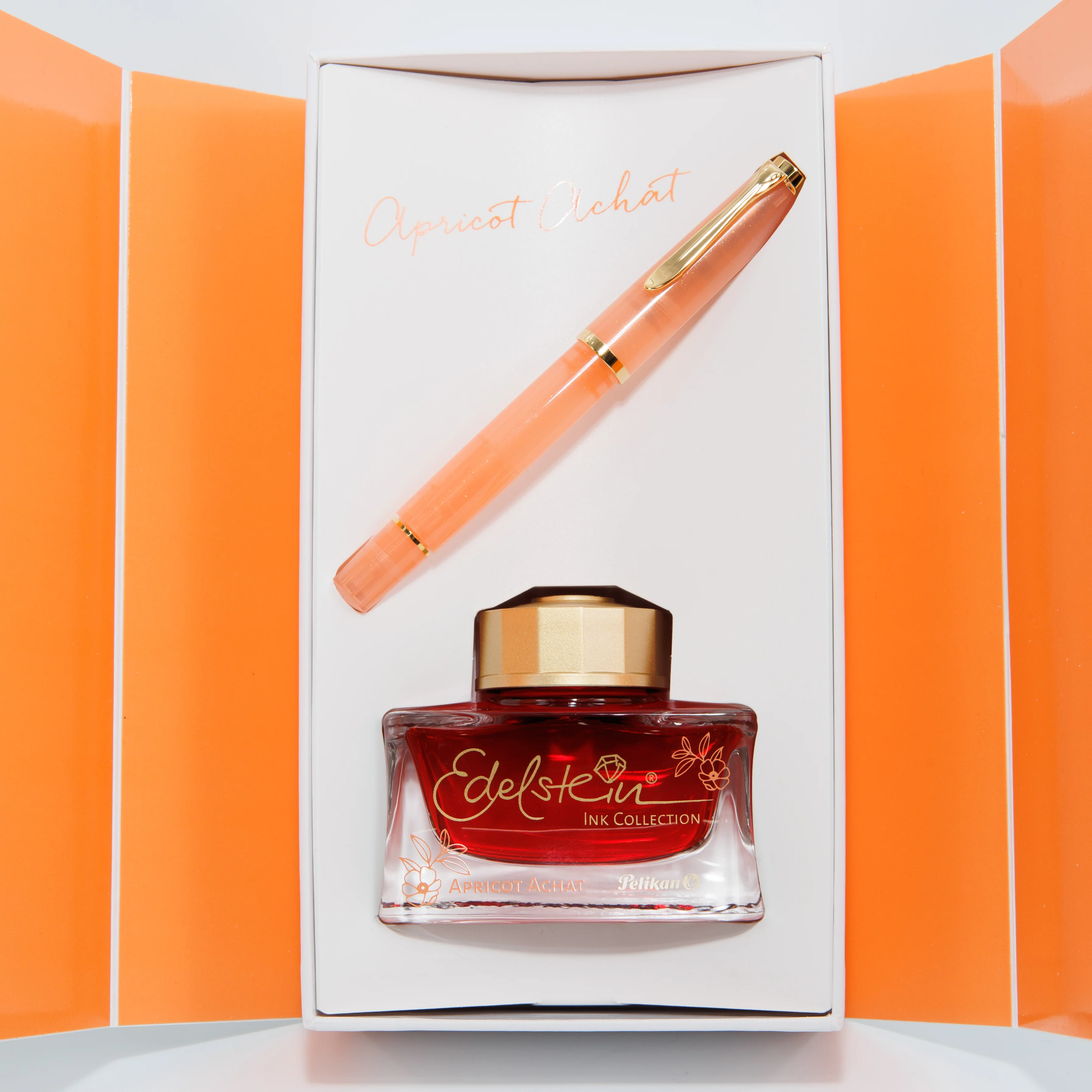 Pelikan M200 Apricot Achat fountain pen with the Edelstein Ink Set - Image 15